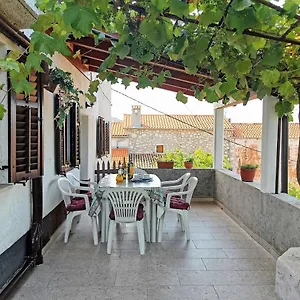 Dina Cres
